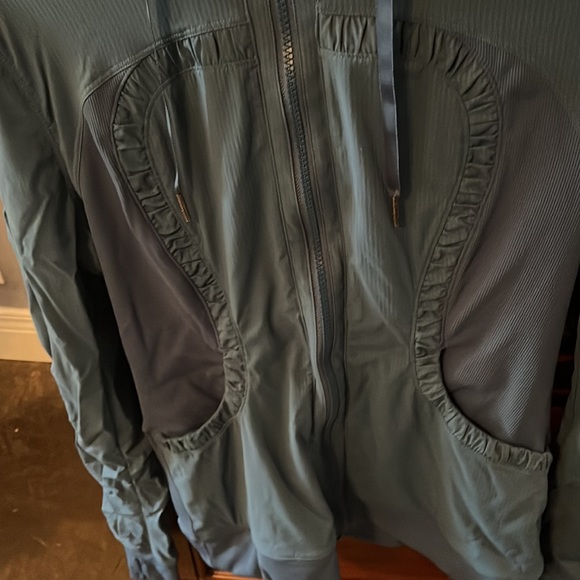 Dance studio jacket Lululemon - Picture 2 of 5